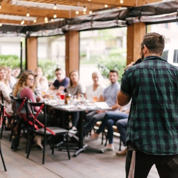 speaking-to-employees